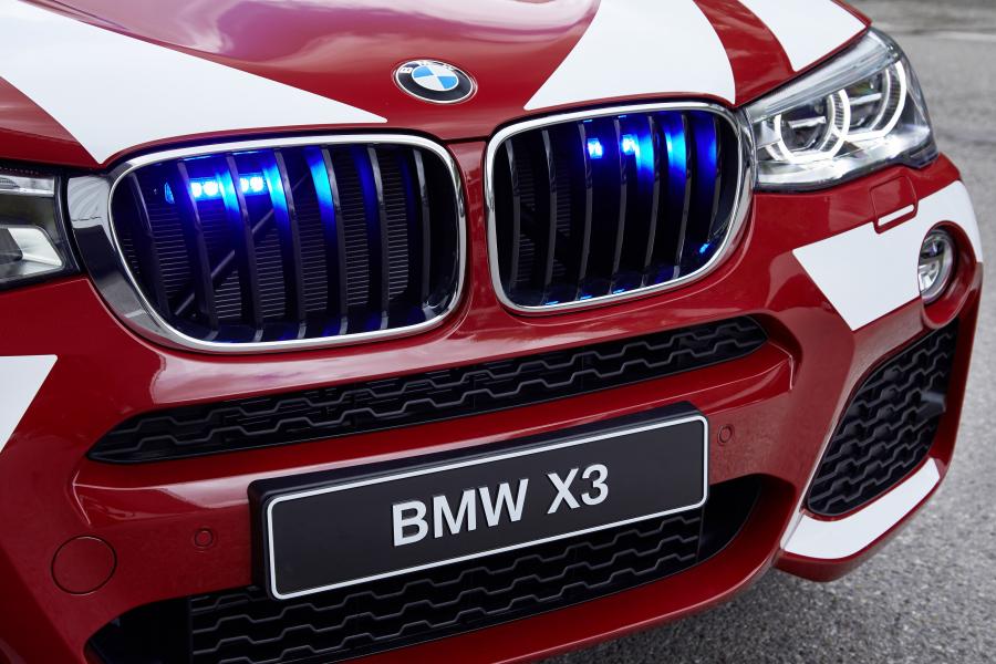 Детали экстерьера BMW X3 xDrive20d M Sport Feuerwehr (F25) 2016 года  (фото 13 из 17)